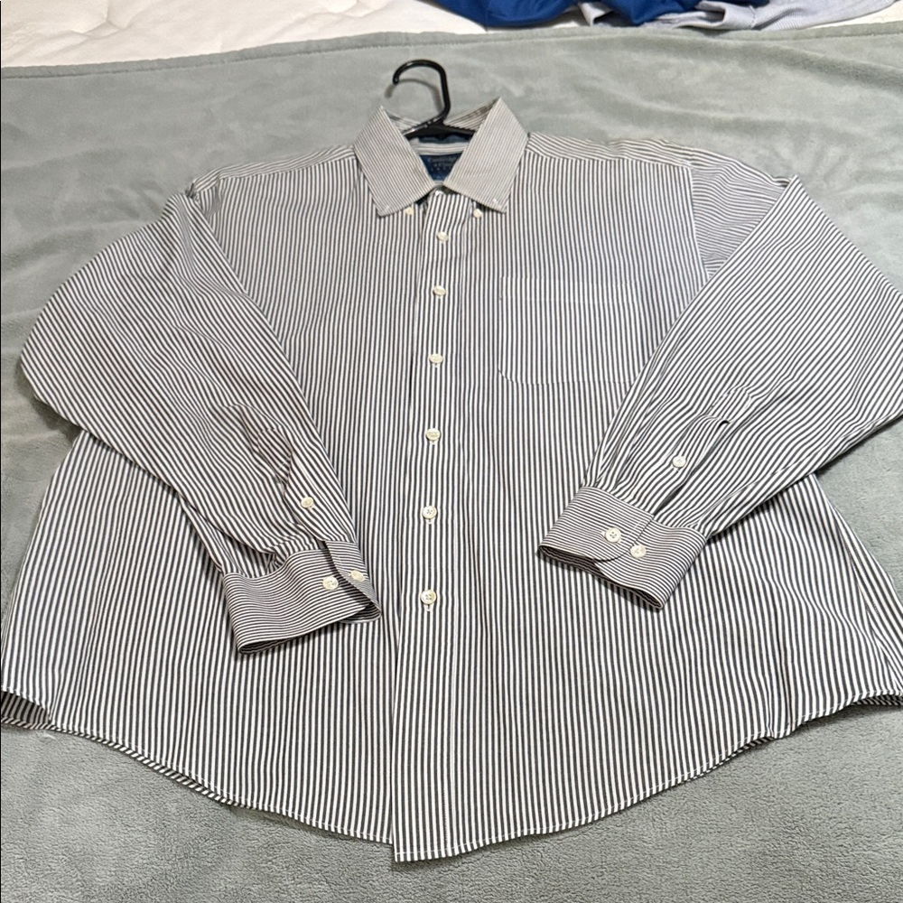 Classic Striped Button Down Shirt EXCELLENT CONDITION